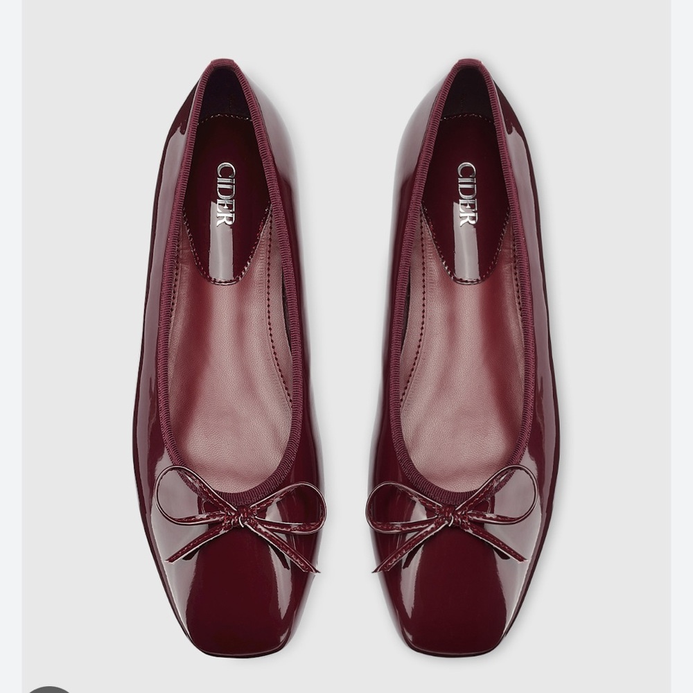 Patent leather burgundy flats 7.5 (38 eu)